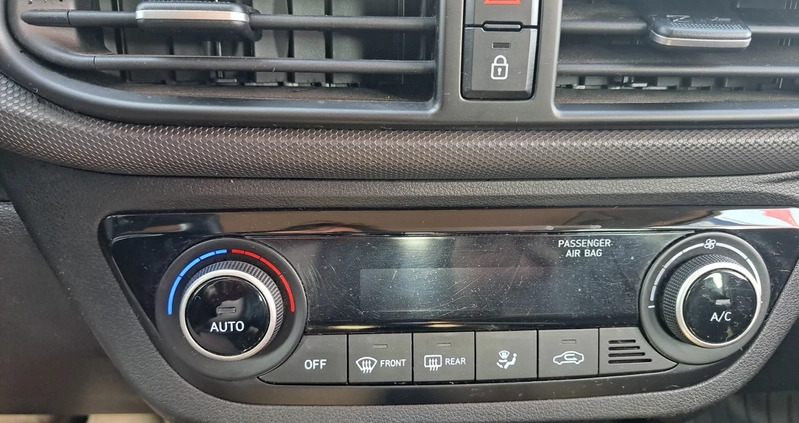 Hyundai i10 cena 49500 przebieg: 40500, rok produkcji 2021 z Zawiercie małe 326